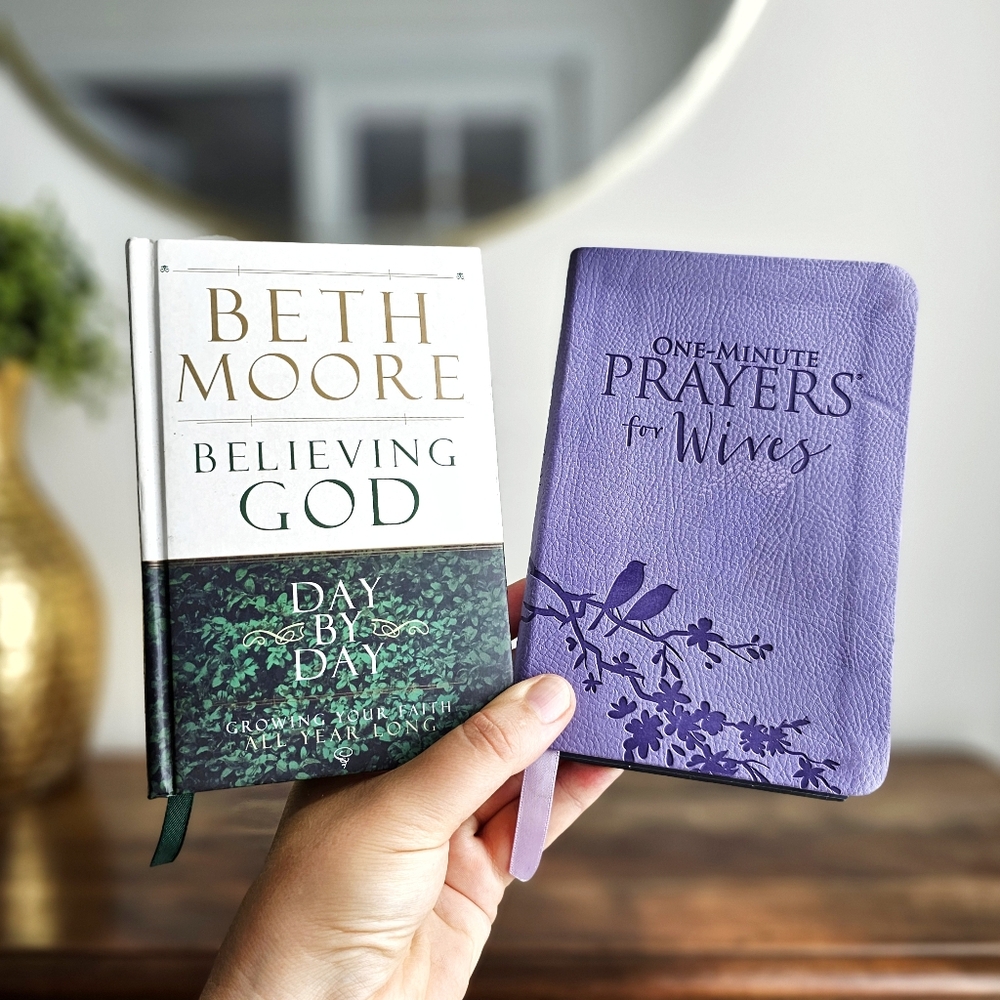 Bundle of 2 Devotionals, Believing God: Day by Day, One-Minute Prayers For Wives